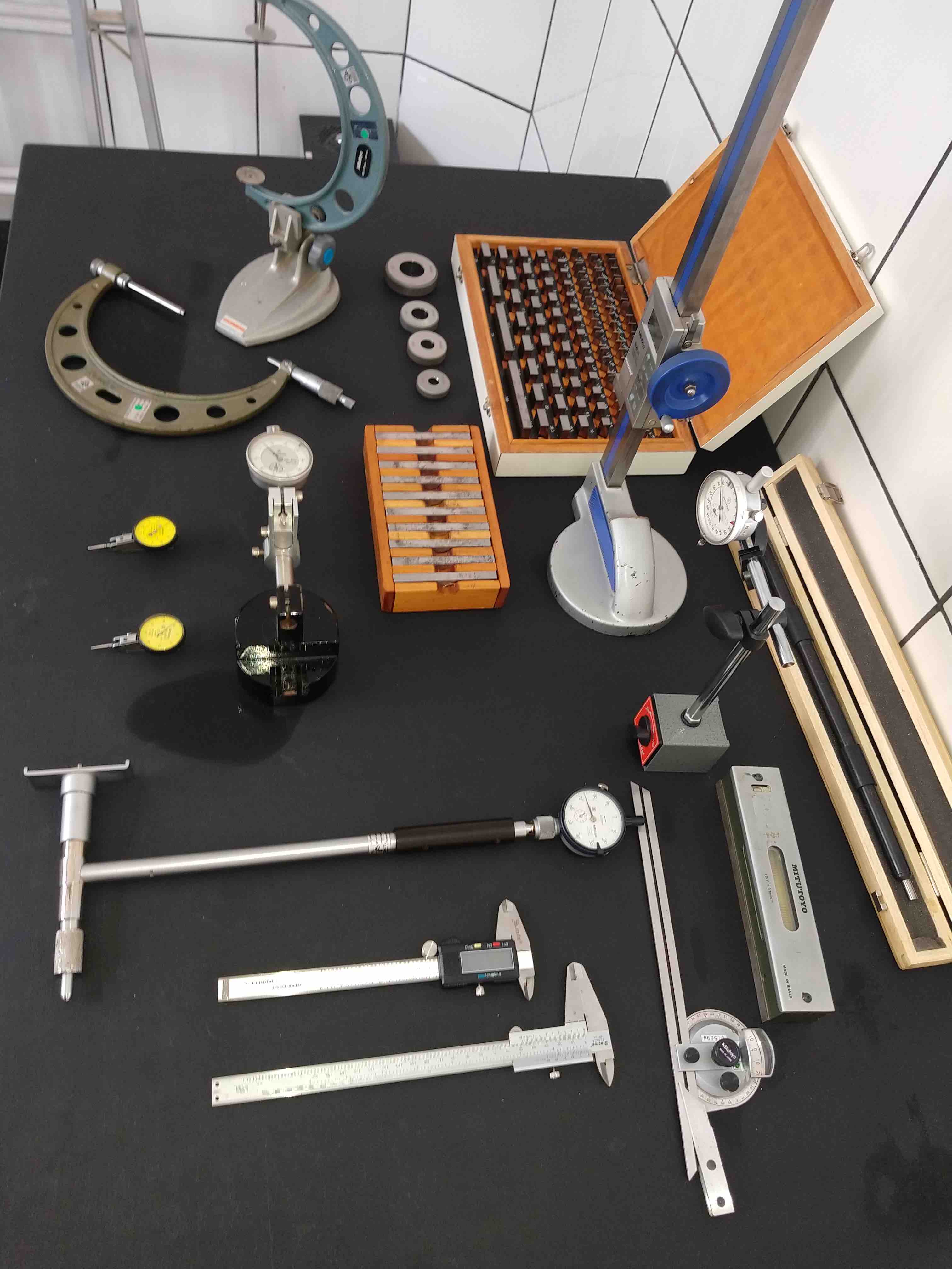 lab dimensional 2.jpg